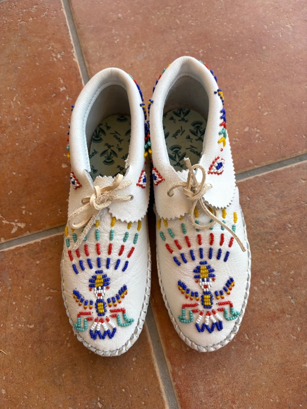 Vintage Taos Moccasins Shoes WHITE Leather Beaded Indian Made Womens